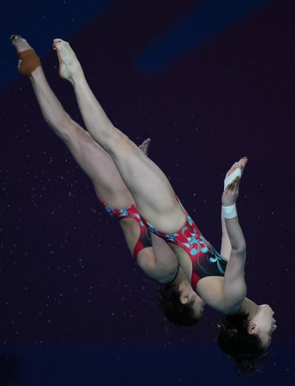 游泳世锦赛 | 陈芋汐/全红婵女双10米台夺冠