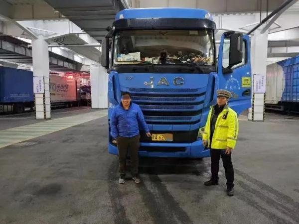 上海：外牌车辆和公交专用道除夕仍限行！近期严查不系安全带、违法变道等行为