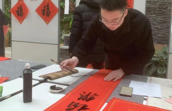 大连理工给学生家长快递年货！学生：收到时震惊了