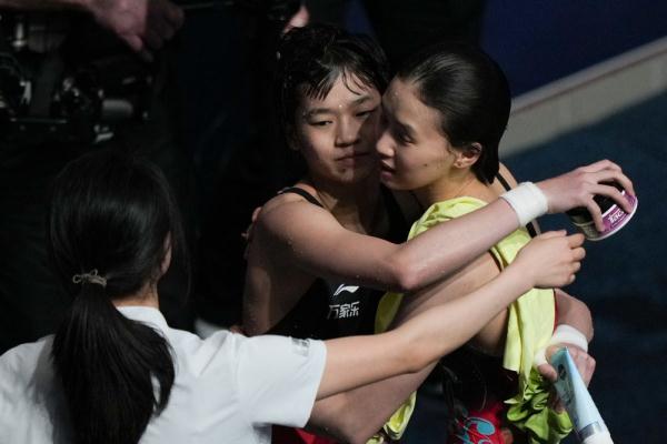 游泳世锦赛 | 陈芋汐/全红婵女双10米台夺冠