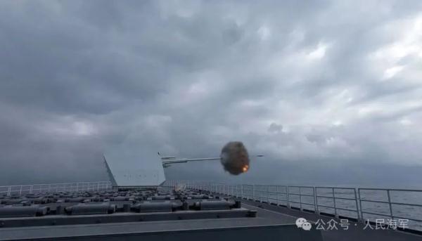 万吨大驱遵义舰，最新训练画面来了