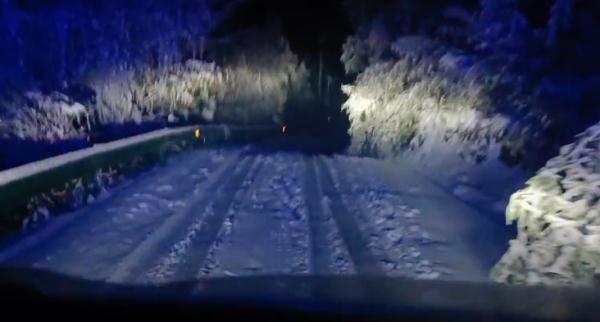 孕妇凌晨3点临产！最后400米，用“雪橇”拖！