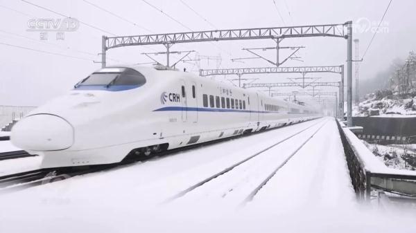 焦点访谈:抗冰雪 护归途 焦点访谈:抗冰雪 护归途