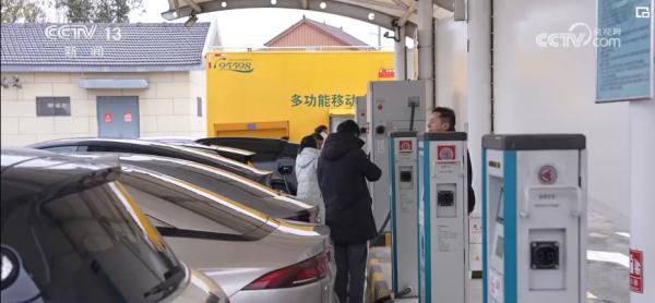 移动充电车、应急充电舱……精准科学布局缓解“充电潮汐” 移动充电车、应急充电舱……精准科学布局缓解“充电潮汐”
