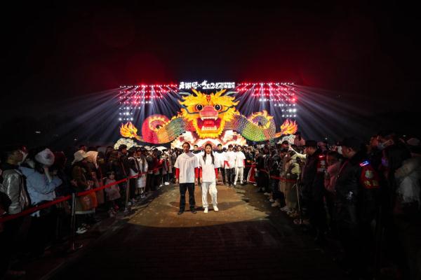 贵州观山湖：地方特色庙市灯会亮灯贺新春
