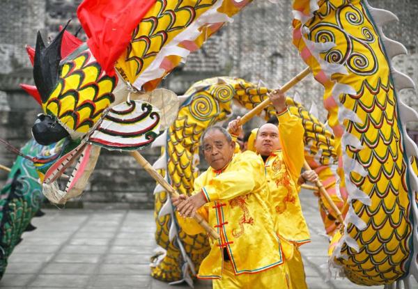 新华全媒+｜75岁老人的龙舞人生