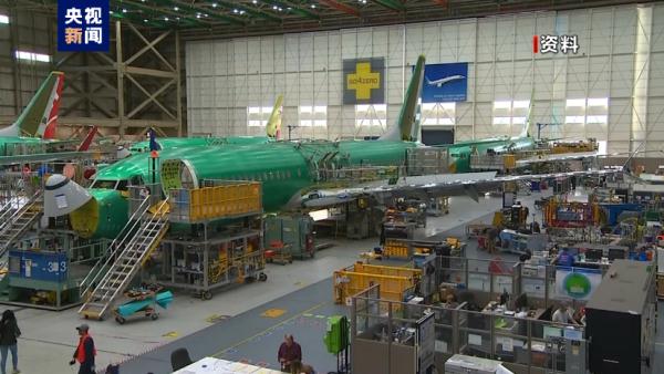 波音飞机空中掉门，只因少装4个关键螺栓