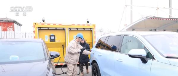 移动充电车、应急充电舱……精准科学布局缓解“充电潮汐” 移动充电车、应急充电舱……精准科学布局缓解“充电潮汐”