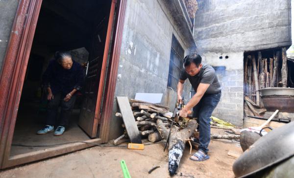 11年前，“摩托大军”里寡言少语的他，如今吐露心声