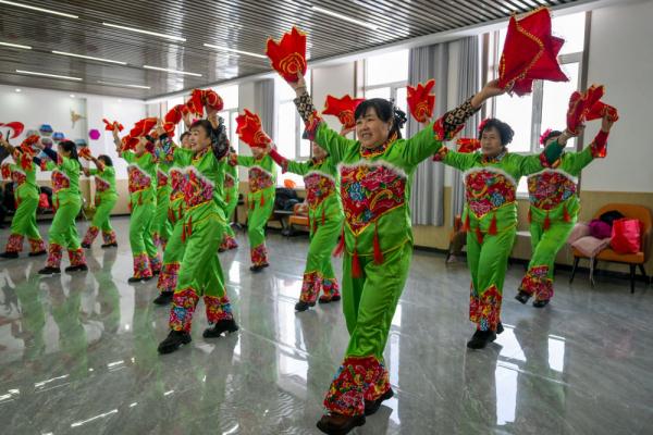 黄河“孤岛村”出河 &nbsp;迎来红火新生活