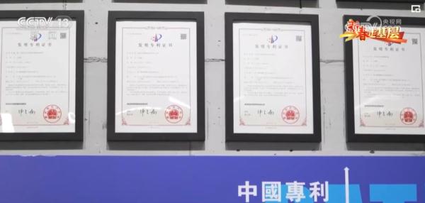 新春走基层丨 “小三轮”闯出大市场 新春走基层丨 “小三轮”闯出大市场