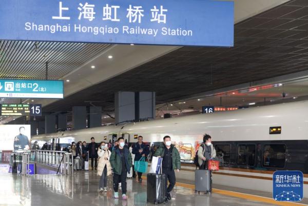 长三角铁路迎来节前客流高峰