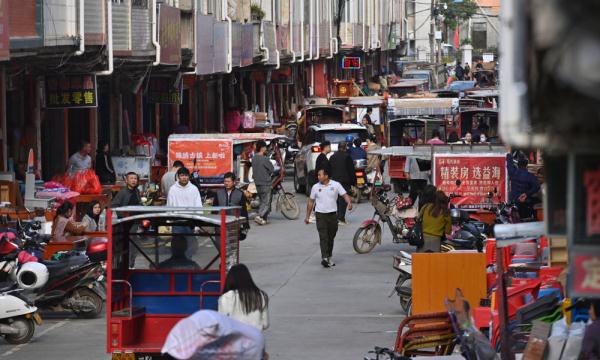 11年前，“摩托大军”里寡言少语的他，如今吐露心声