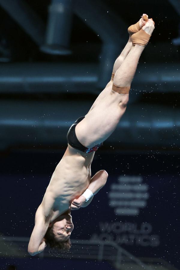 游泳世锦赛|王宗源、谢思埸包揽男子3米板冠亚军 游泳世锦赛|王宗源、谢思埸包揽男子3米板冠亚军