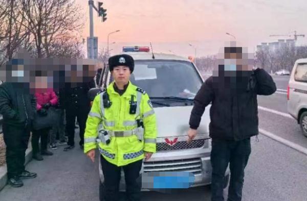 春运出行 这样坐车真不行！