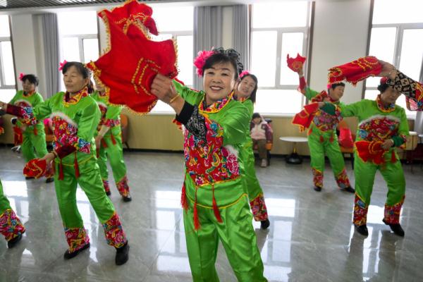 黄河“孤岛村”出河 &nbsp;迎来红火新生活