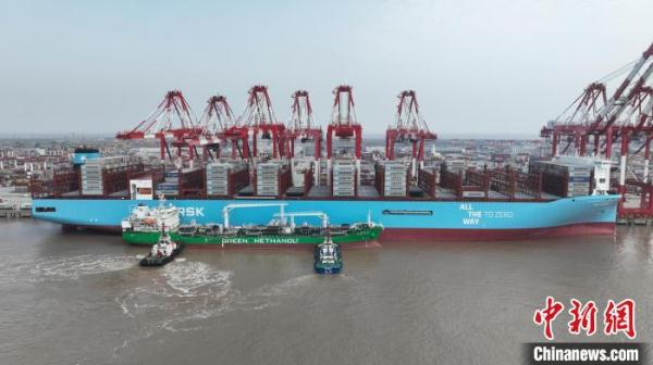 上海洋山深水港完成船对船加注甲醇燃料全流程演练