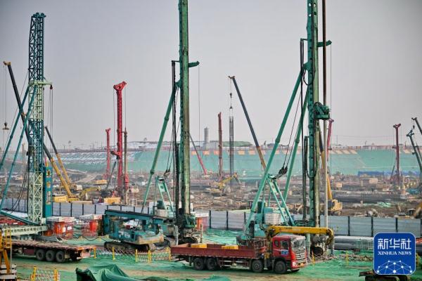 新华全媒+｜在雄安新区启动区感受“拔节生长”脉动