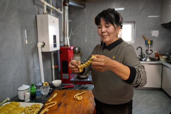 黄河“孤岛村”出河 &nbsp;迎来红火新生活