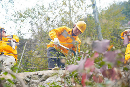 穿越46座峰峦的守护者