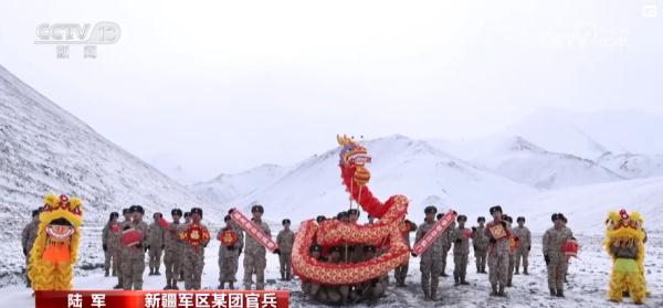 在边防海岛、雪域高原、异国他乡 子弟兵们在战位向祖国人民拜年