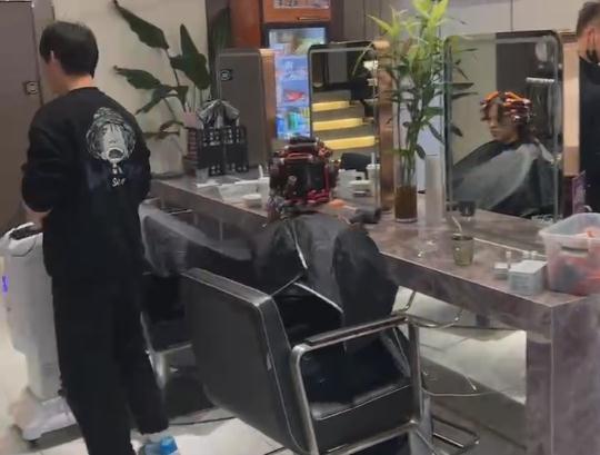 “快剪店”火了！网友：不是理发店去不起，而是快剪店更有性价比
