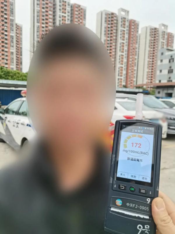 一晚连赶两场酒局,明明已被送到家,男子却查出酒驾!只因...... 一晚连赶两场酒局,明明已被送到家,男子却查出酒驾!只因......