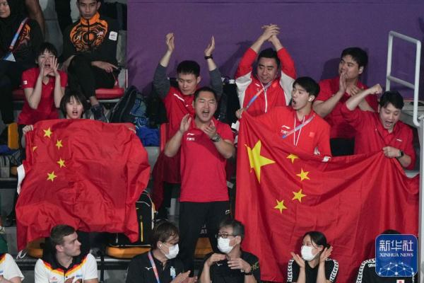 游泳世锦赛｜练俊杰/杨昊获男子双人10米台冠军