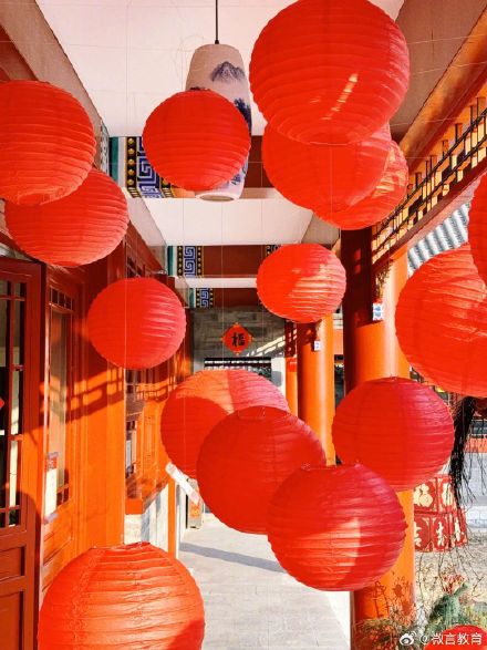 春节好！北大送你“北大红”