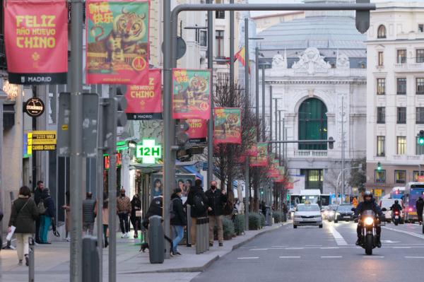 西班牙马德里：海报迎新春