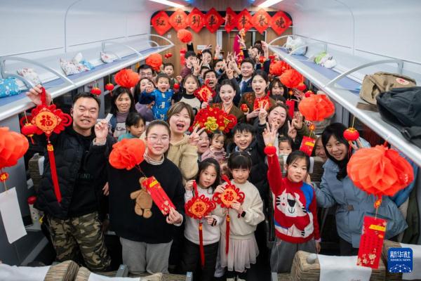 红旗列车上的春晚