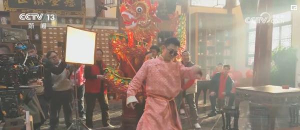 争春 展现精气神，尽显春日万物竞发勃勃生机