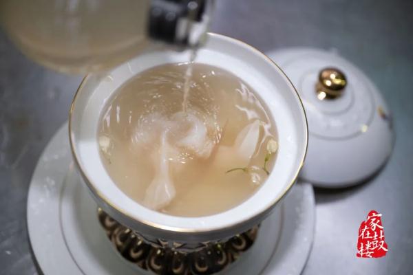 茉莉花鸡汤汆海蚌！福州闽菜大厨又有创新！