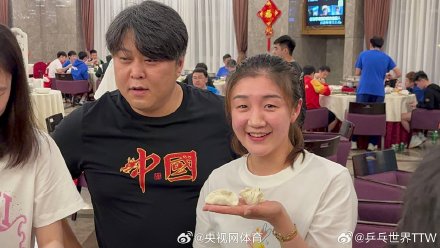 国乒全队为王曼昱庆生