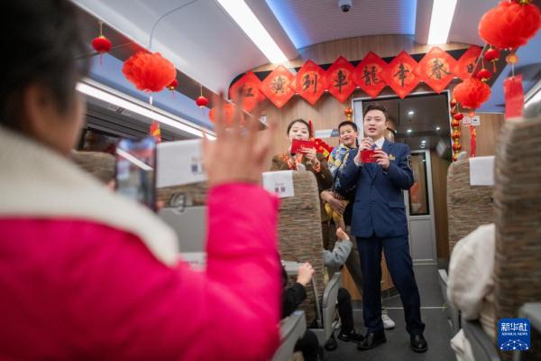 红旗列车上的春晚