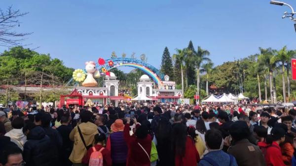 广东年初一开始气温回升！景区人！从！众！