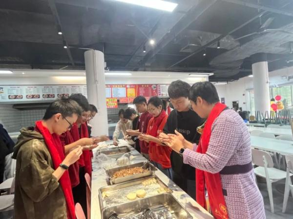 广东高校花样年夜饭暖胃又暖心,你想吃哪家? 广东高校花样年夜饭暖胃又暖心,你想吃哪家?