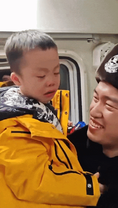 还记得那个要把警察蜀黍带回家的“小砂糖橘”吗?后续来了 还记得那个要把警察蜀黍带回家的“小砂糖橘”吗?后续来了