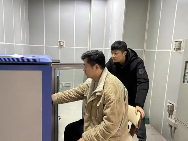 熊猫血告急！杭州95后帅小伙一收到微信，就冲出门…