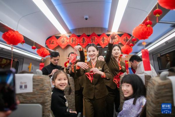 红旗列车上的春晚