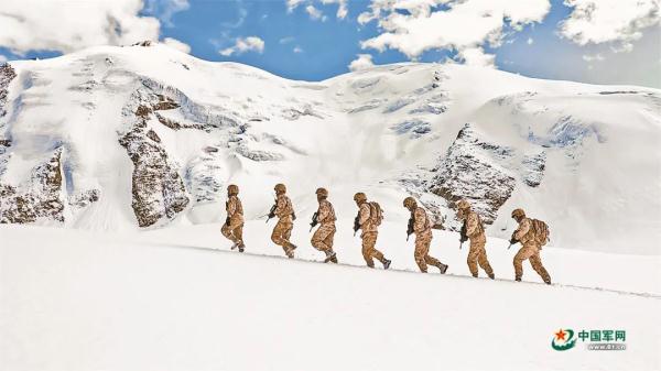 解放军和武警部队春节期间扎实做好节日战备工作 解放军和武警部队春节期间扎实做好节日战备工作