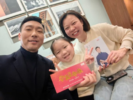 重庆“阳光女孩”豆豆坐上春晚观众席 妈妈：这是最难忘的春节