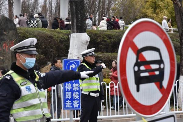 大年初一，云南这地开启“人从众”模式！交警提醒……