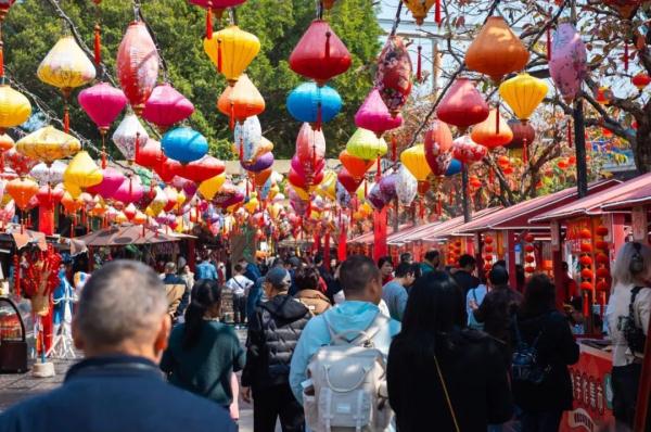 客流如织!深圳各景区“火力全开” 客流如织!深圳各景区“火力全开”