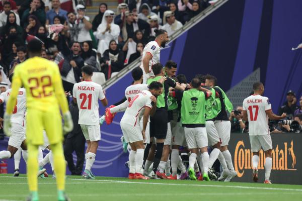 亚洲杯决赛丨卡塔尔胜约旦 夺得冠军 亚洲杯决赛丨卡塔尔胜约旦 夺得冠军