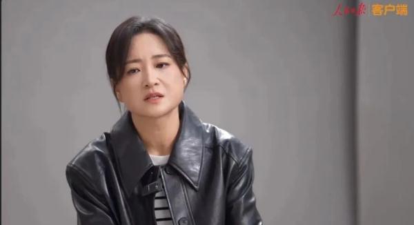 亮相了！“贾玲给自己竖大拇指”