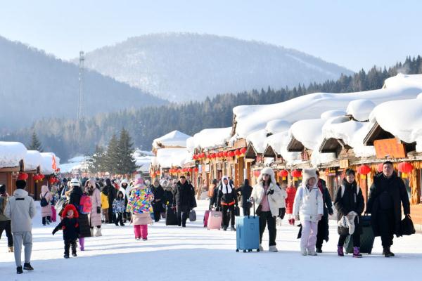 锦绣中国年｜龙年游“龙江” 欢乐过大年