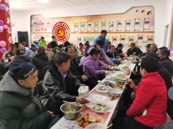 那个暴雨中安置了近千名滞留旅客的居委会主任，春节怎么过的？