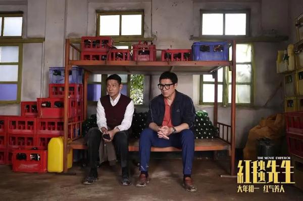 春节档总票房突破18亿! 春节档总票房突破18亿!