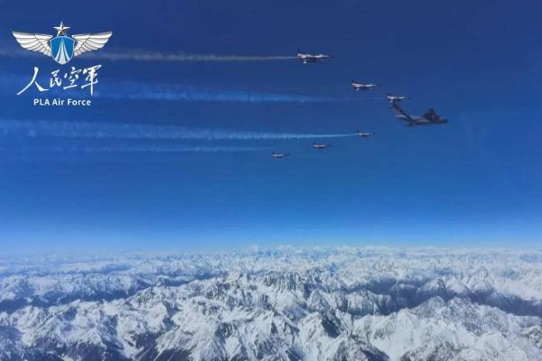 龙翔万里一站直飞，空军八一飞行表演队“回家”